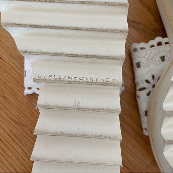 Stella McCartney White Floral Embroidered Cut Out Platform Slide Sandals - Picture 6 of 7